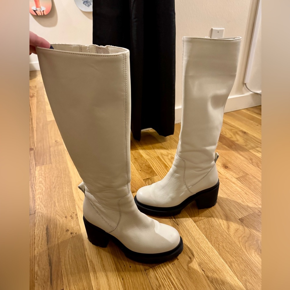 Like-New: Mellow Yellow Ivory Boots | Made in Tunasia